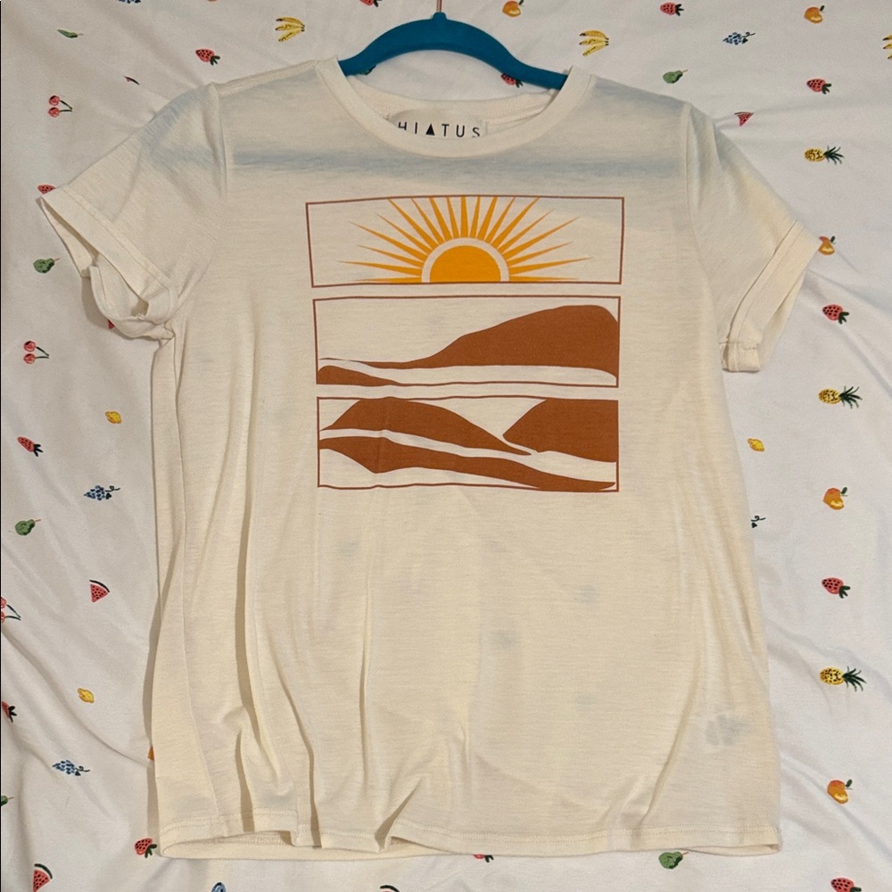 Hiatus Cream Graphic Tee with Sun and Landscape Design